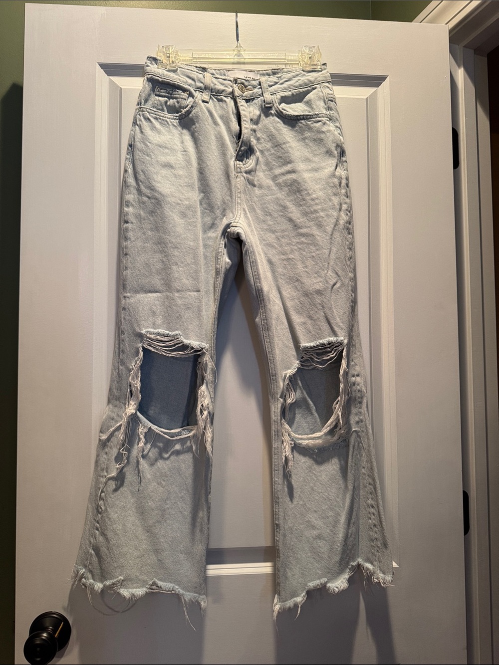 Light Wash Distressed High-Rise Women's Jeans